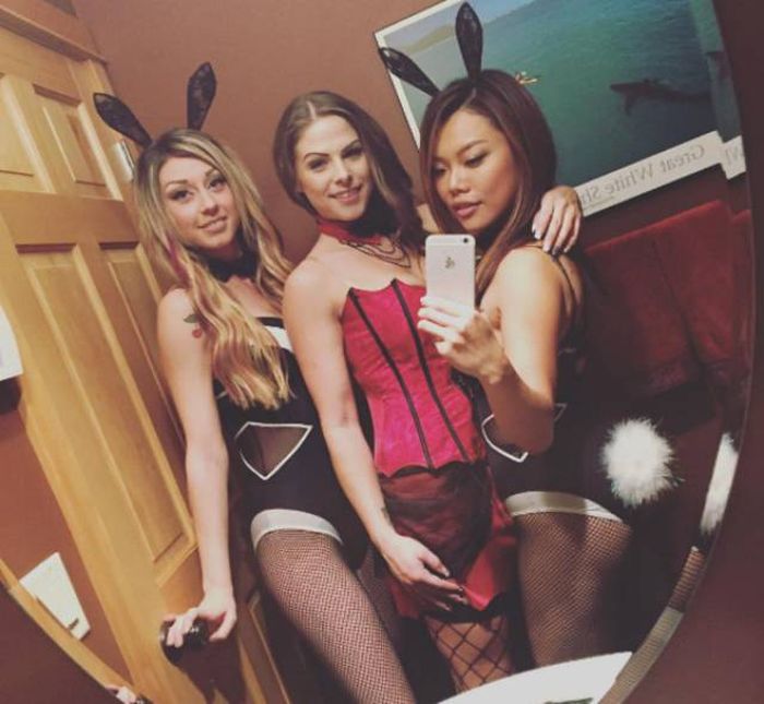 Facts About Halloween And Hot Girls That Will Keep You Busy For A While (24 pics)