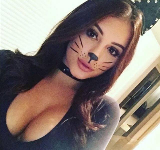 Facts About Halloween And Hot Girls That Will Keep You Busy For A While (24 pics)