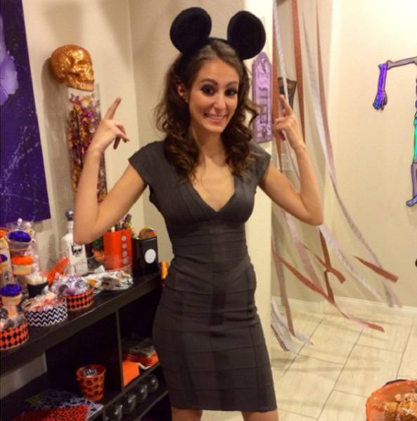 Facts About Halloween And Hot Girls That Will Keep You Busy For A While (24 pics)