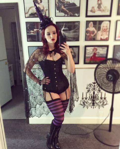 Facts About Halloween And Hot Girls That Will Keep You Busy For A While (24 pics)