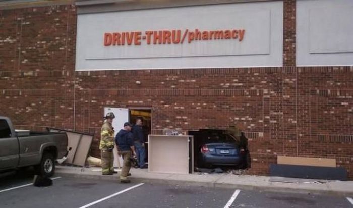 The Most Hilariously Ironic Fails Ever (53 pics)
