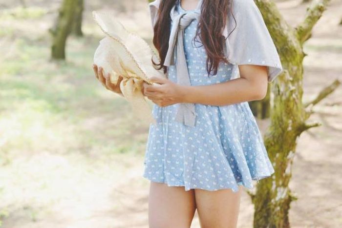 Aspiring Model Asks People To Rate Her (8 pics)