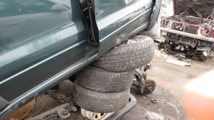 Whoever Did This Definitely Deserves A Darwin Award (8 pics)
