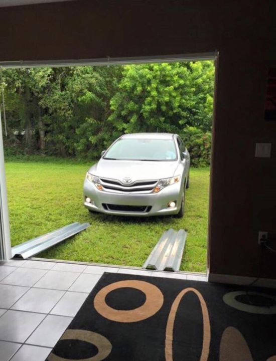 Car Rides Out Hurricane Matthew In The Living Room (4 pics)