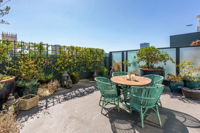 Johnny Depp's Los Angeles Penthouse Is Now On The Market (14 pics)