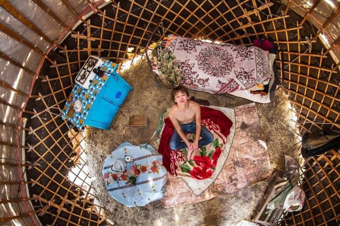 The Bedrooms Of Millennials From Around The World (30 pics)
