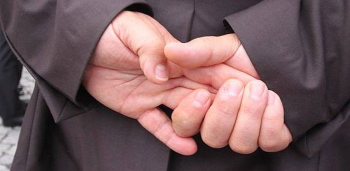 You Need To Know What Your Body Language Says About You (21 pics)