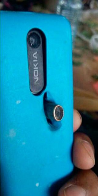 Proof That Nokia Phones Save Lives (2 pics)