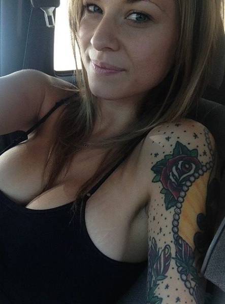 Hot And Hardcore Girls With Sexy Tattoos (47 pics)