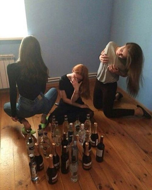 A Fun Collection Of Drunk Girls Being Drunk 21 Pics