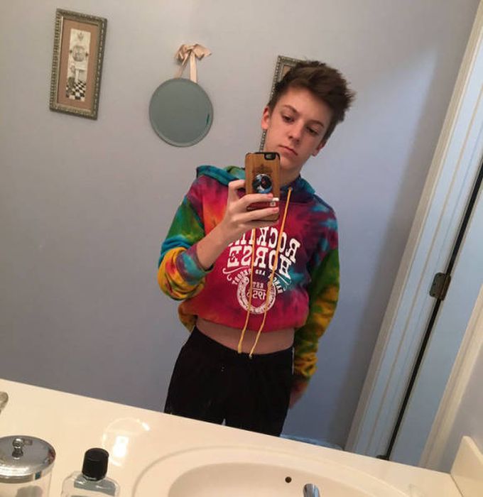 Guys Step Up And Fight Back Against Girls Stealing Their Hoodies (40 pics)