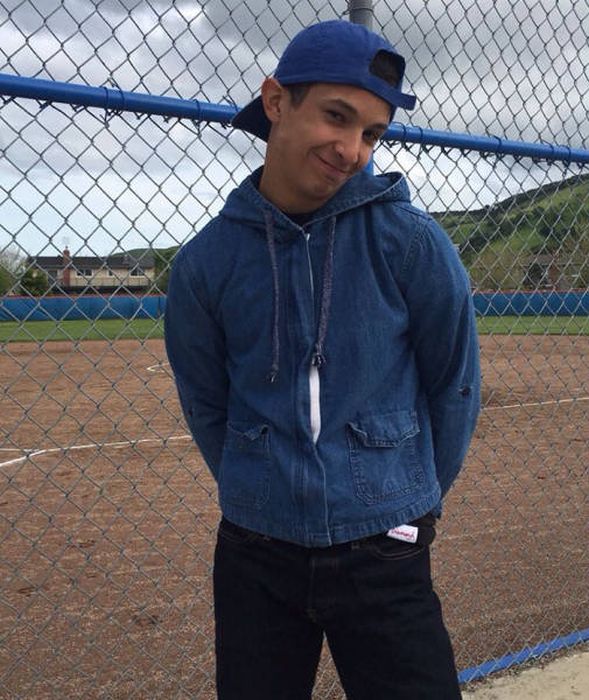 Guys Step Up And Fight Back Against Girls Stealing Their Hoodies (40 pics)
