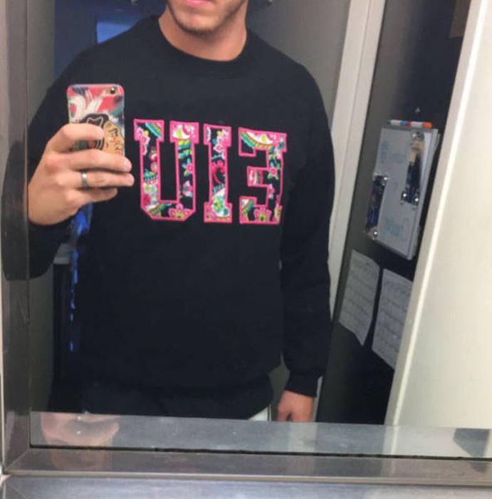 Guys Step Up And Fight Back Against Girls Stealing Their Hoodies (40 pics)