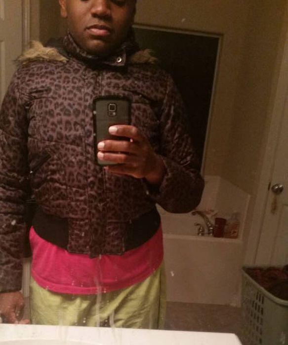 Guys Step Up And Fight Back Against Girls Stealing Their Hoodies (40 pics)