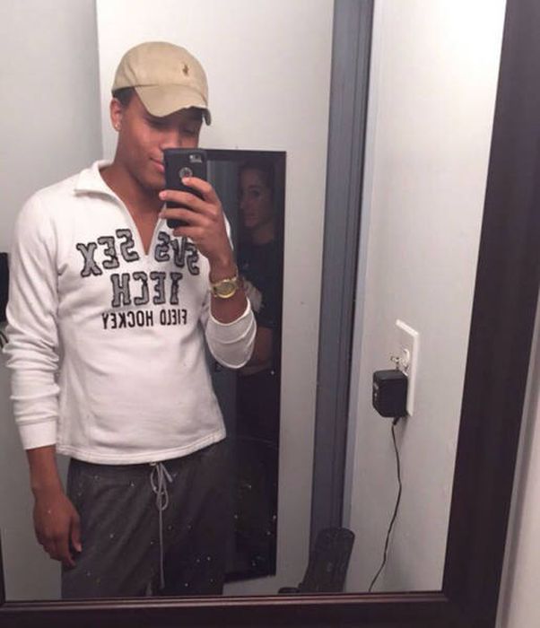 Guys Step Up And Fight Back Against Girls Stealing Their Hoodies (40 pics)