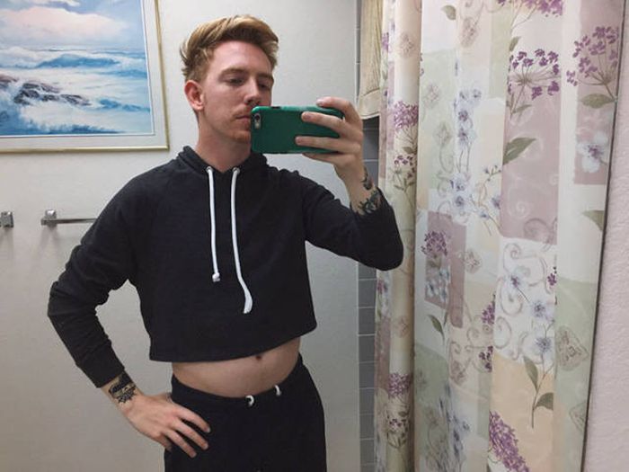 Guys Step Up And Fight Back Against Girls Stealing Their Hoodies (40 pics)