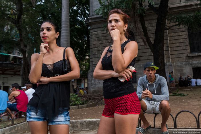 A Look At Cuba's Ladies Of The Night (25 pics)