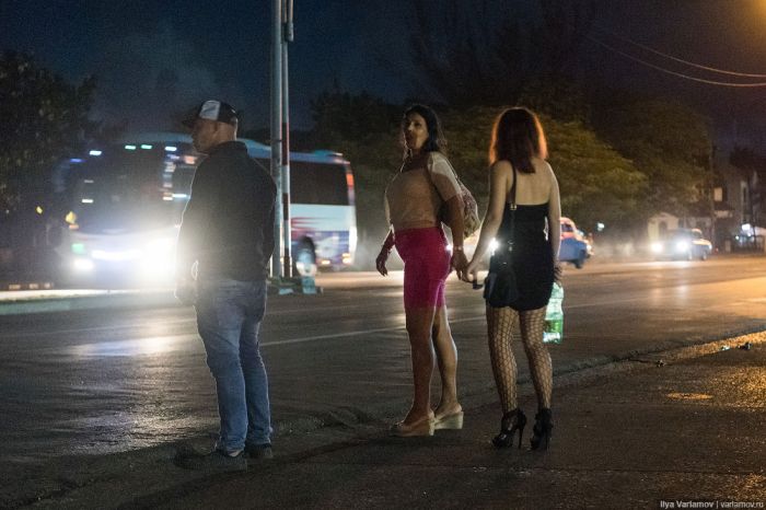Sloppy Joes, Prostitutes and Milk in Havana