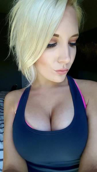 Beautiful Busty Ladies Are A Mouthwatering Sight (57 pics)