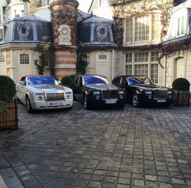 Assad's Henchmen Live A Life Of Luxury As Aleppo Burns (24 pics)