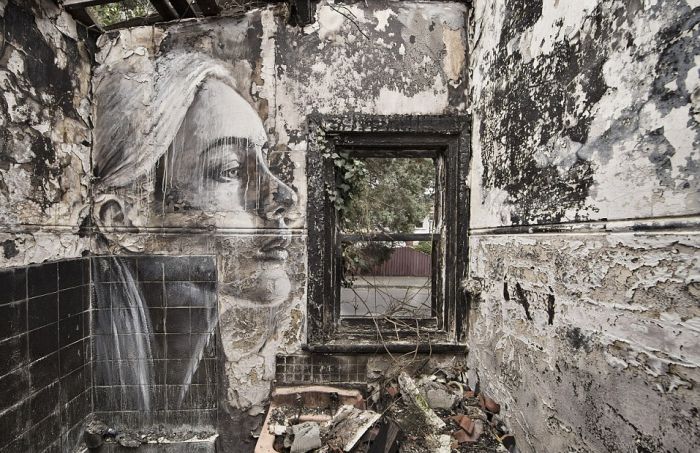 Artist Shows Off The Fleeting Nature Of Beauty With Crumbling Portraits (11 pics)
