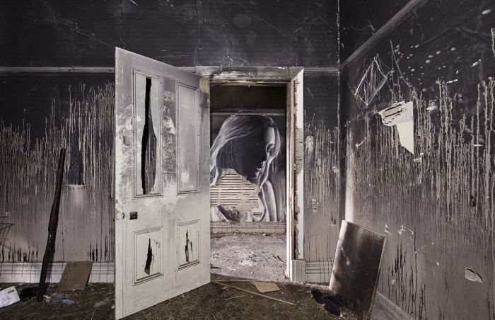 Artist Shows Off The Fleeting Nature Of Beauty With Crumbling Portraits (11 pics)