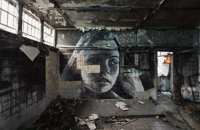 Artist Shows Off The Fleeting Nature Of Beauty With Crumbling Portraits (11 pics)