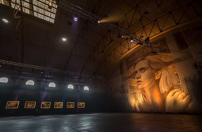 Artist Shows Off The Fleeting Nature Of Beauty With Crumbling Portraits (11 pics)