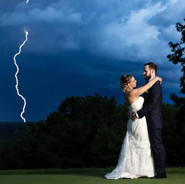 Crazy Photos Taken At The Perfect Moment That Definitely Weren't Planned (37 pics)