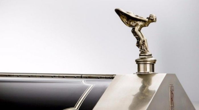 The Interior Of This Rolls-Royce Is Pure Class (15 pics)