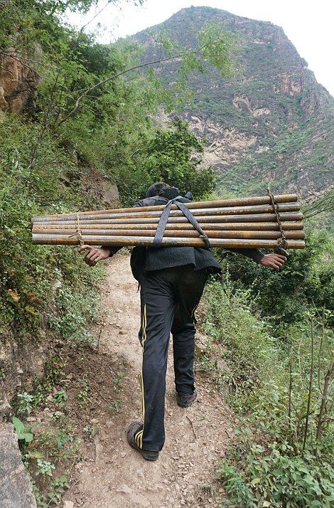 Chinese Villagers Finally Get A Steel Ladder To Make Climbing Safer (11 pics)