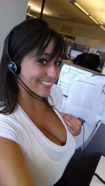 There's Nothing Greater Than Sexy Girls With Gorgeous Cleavage (39 pics)