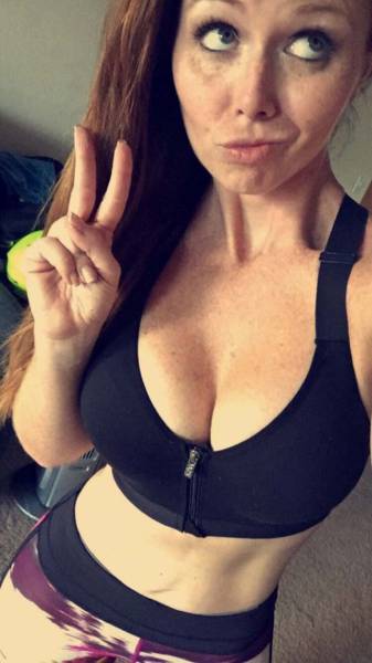 There's Nothing Greater Than Sexy Girls With Gorgeous Cleavage (39 pics)