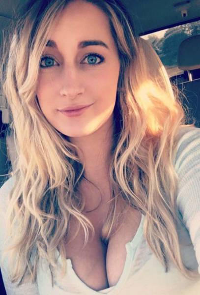 There's Nothing Greater Than Sexy Girls With Gorgeous Cleavage (39 pics)