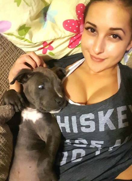 There's Nothing Greater Than Sexy Girls With Gorgeous Cleavage (39 pics)