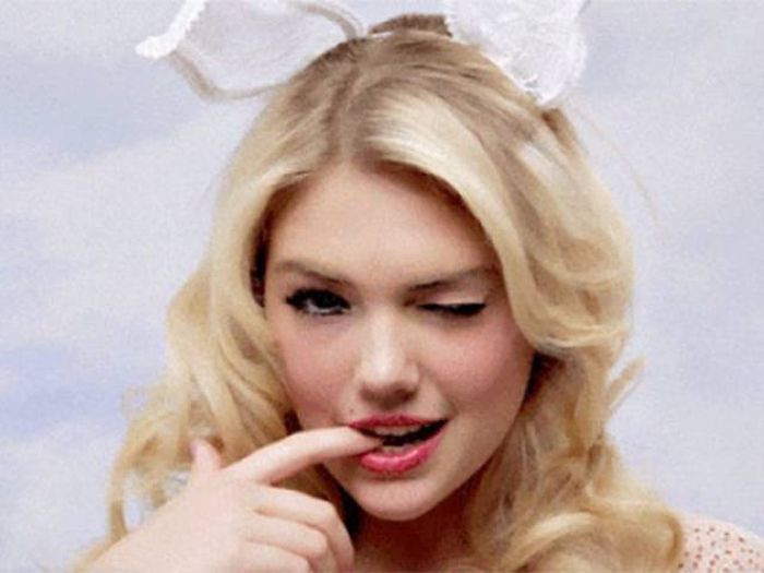 These Gifs Of Hot Girls Winking Will Make You Weak (17 gifs)