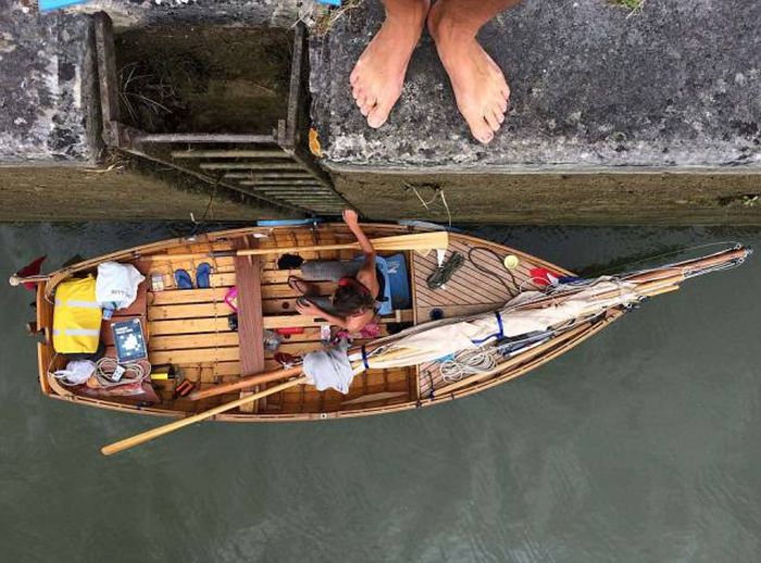 Couple Travels From England To France In A Homemade Boat (14 pics)