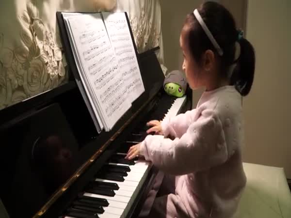 Encore Chen Age 5 Plays Clementi Piano
