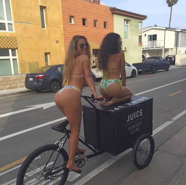Sexy Girls On Bicycles That Will Put You In A Great Mood (41 pics)