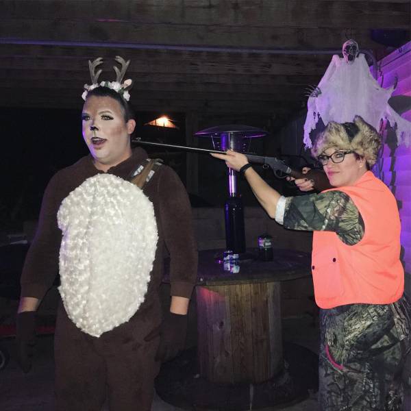 An Awesome Collection Of Halloween Costumes And Halloween Themed Pics (42 pics)