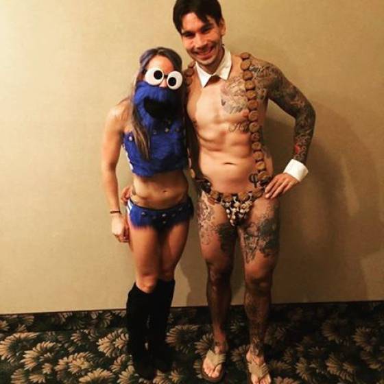 An Awesome Collection Of Halloween Costumes And Halloween Themed Pics (42 pics)
