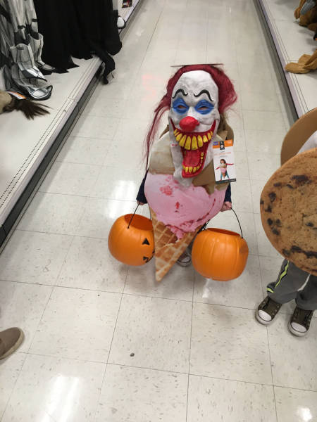 An Awesome Collection Of Halloween Costumes And Halloween Themed Pics (42 pics)