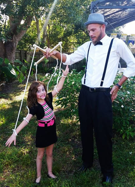 An Awesome Collection Of Halloween Costumes And Halloween Themed Pics (42 pics)