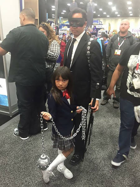 An Awesome Collection Of Halloween Costumes And Halloween Themed Pics (42 pics)