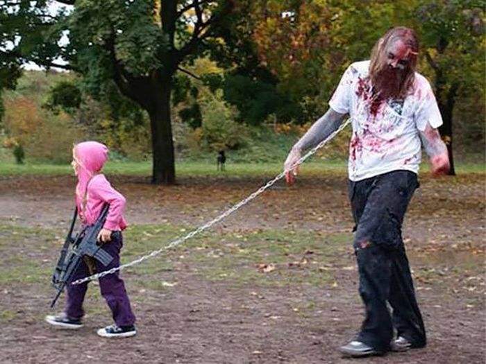 An Awesome Collection Of Halloween Costumes And Halloween Themed Pics (42 pics)