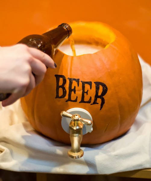 An Awesome Collection Of Halloween Costumes And Halloween Themed Pics (42 pics)