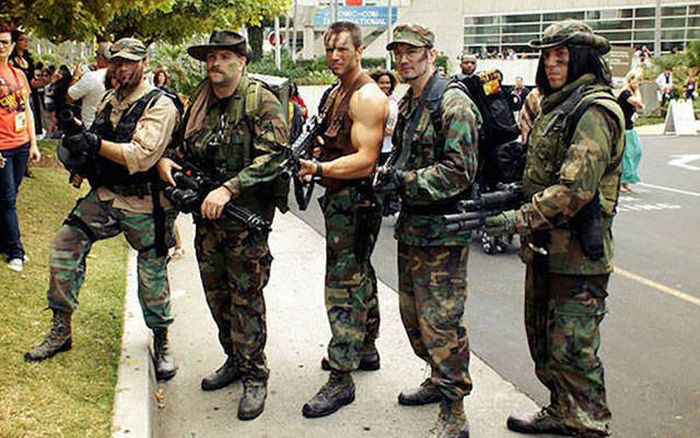 An Awesome Collection Of Halloween Costumes And Halloween Themed Pics (42 pics)