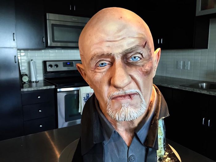 Talented Baker Creates Incredibly Realistic Breaking Bad Cake (13 pics)