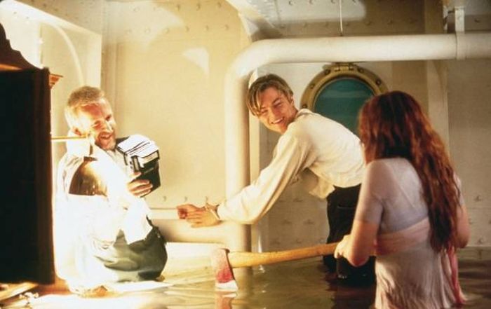 Photos From The Set Of The Iconic Film Titanic (10 pics)