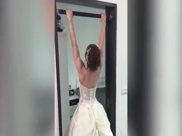 Taiwanese Bride Stuns Guests